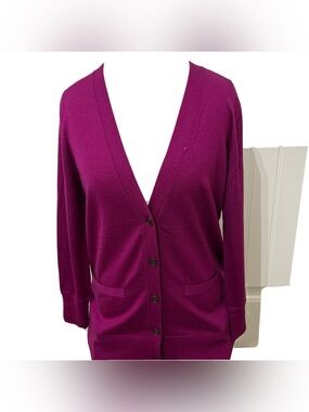 Banana Republic 100% Merino wool V-Neck Cardigan- Medium